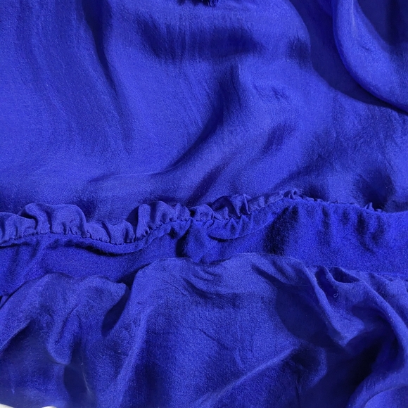 Women's Silk Bubble Hem Blouse - Picture 4 of 6